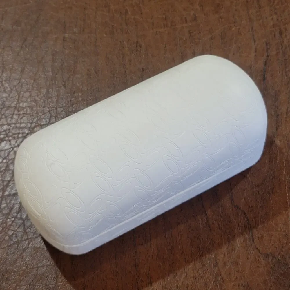 Oakley Logo Signature O Hard Clam Shell Sunglasses Large Case White 1224